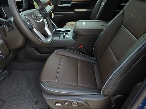 New 2026 GMC Sierra 2500 Denali w/ Denali Reserve Package AWD/4WD image 17