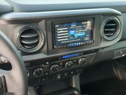 Used 2023 Toyota Tacoma TRD Sport image 30