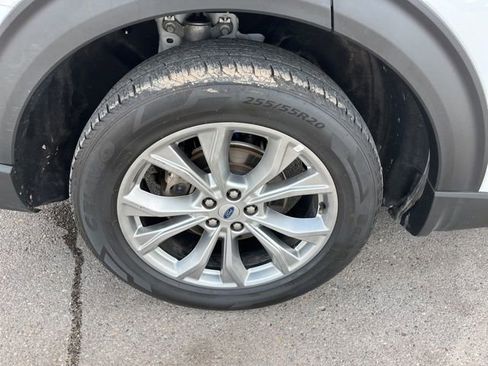 Used 2023 Ford Explorer Limited AWD/4WD image 21