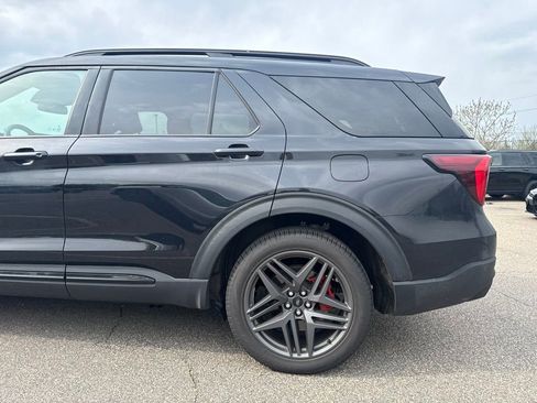 Used 2025 Ford Explorer ST w/ Sun And Sound Package AWD/4WD image 8