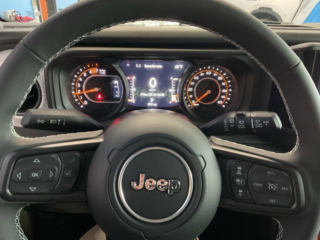 Used 2025 Jeep Wrangler Sport AWD/4WD image 11