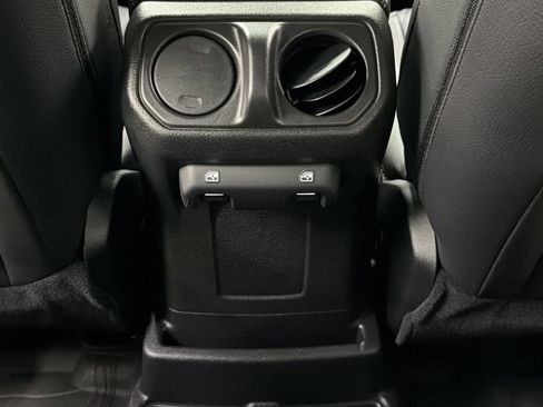 Used 2024 Jeep Wrangler Unlimited AWD/4WD image 34