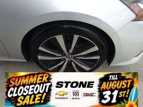Used 2021 Nissan Altima 2.5 SR FWD image 9