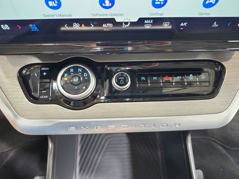 Used 2025 Ford Expedition Max Platinum image 30