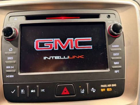 Used 2015 GMC Acadia Denali image 41