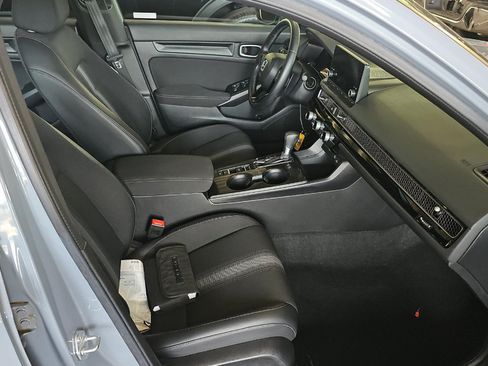 Used 2023 Honda Civic Sport image 9