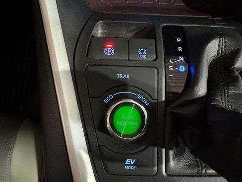 Used 2020 Toyota RAV4 Limited w/ Limited Grade Weather Package image 20