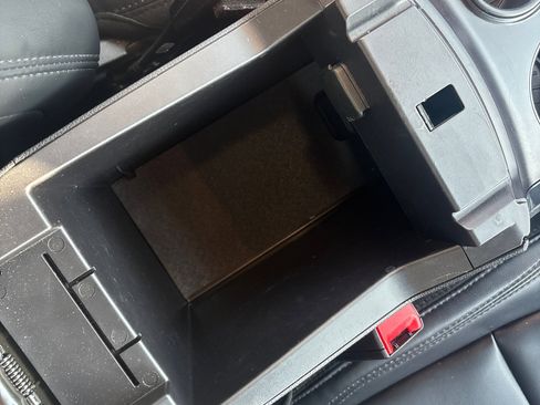 Used 2019 Ford Explorer XLT w/ Equipment Group 202A image 25