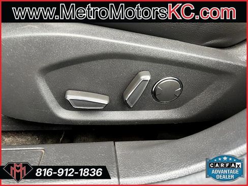 Used 2016 Ford Fusion SE w/ Equipment Group 202A FWD image 18