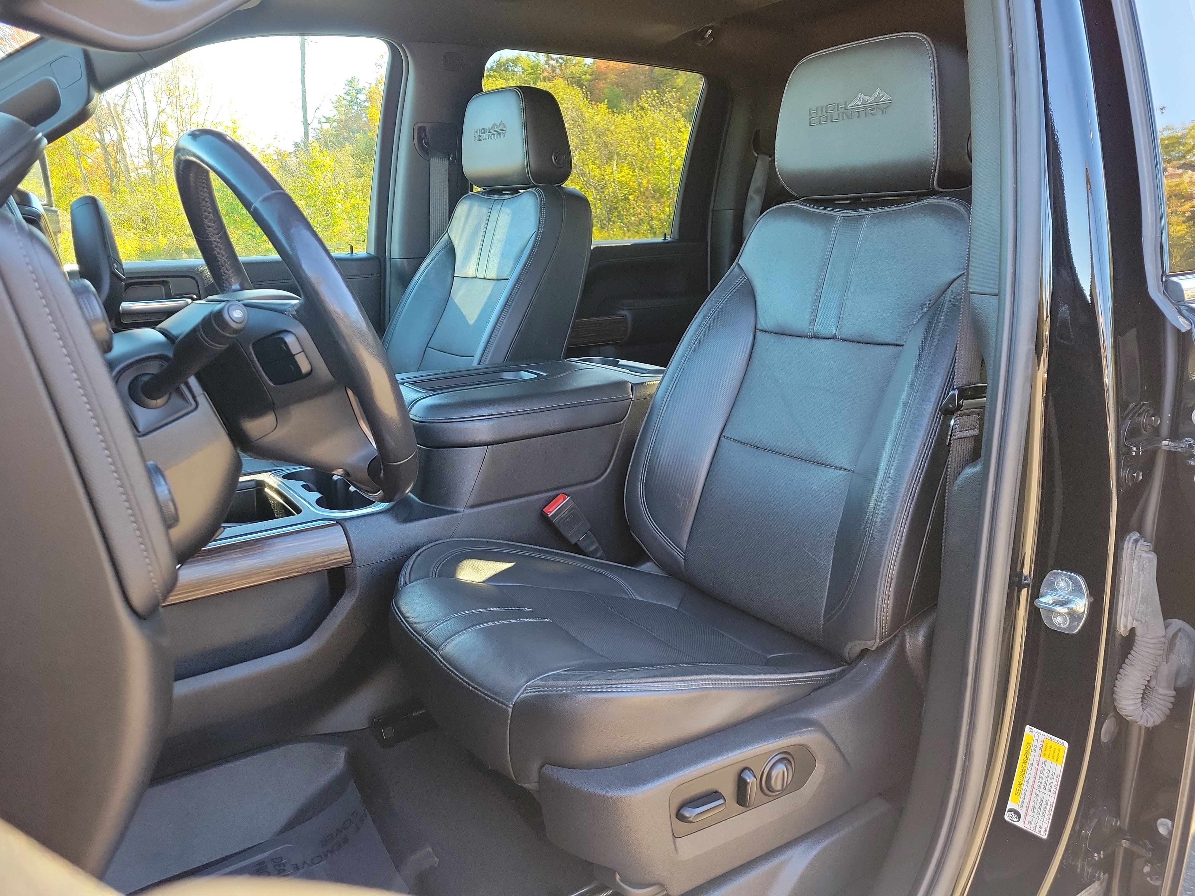 Used 2020 Chevrolet Silverado 2500 High Country w/ Technology Package AWD/4WD image 14