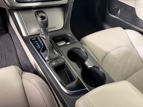 Used 2016 Hyundai Sonata Sport w/ Option Group 02 FWD image 16