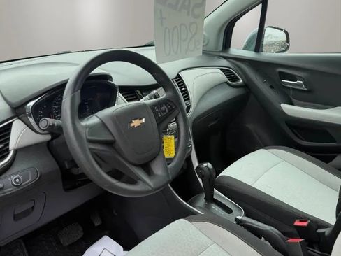 Used 2019 Chevrolet Trax LS AWD/4WD image 10