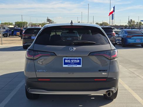 Certified 2025 Honda HR-V Sport image 5