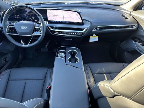 New 2026 Cadillac Lyriq Premium Luxury image 18