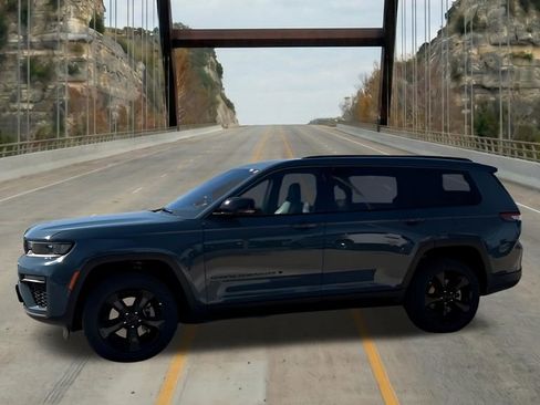 New 2026 Jeep Grand Cherokee L Limited w/ Limited Altitude Package AWD/4WD image 4