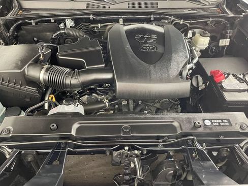 Used 2019 Toyota Tacoma Limited AWD/4WD image 20