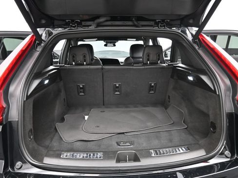 Used 2024 Cadillac XT4 Premium Luxury FWD image 20