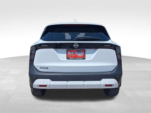 Certified 2025 Nissan Kicks SV FWD image 7