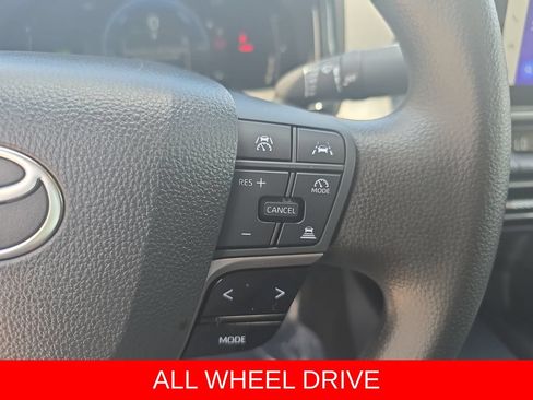 Used 2025 Toyota Camry LE AWD/4WD image 18