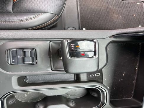 Used 2024 GMC Sierra 1500 AT4 AWD/4WD image 31