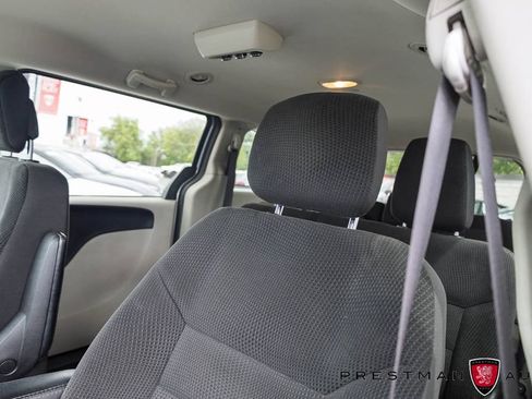 Used 2019 Dodge Grand Caravan SE FWD image 21
