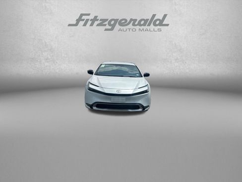 New 2026 Toyota Prius Plug-In Hybrid FWD image 2