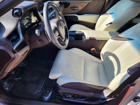 Used 2021 Lexus ES 350 Ultra Luxury w/ Accessory Package 2 FWD image 9