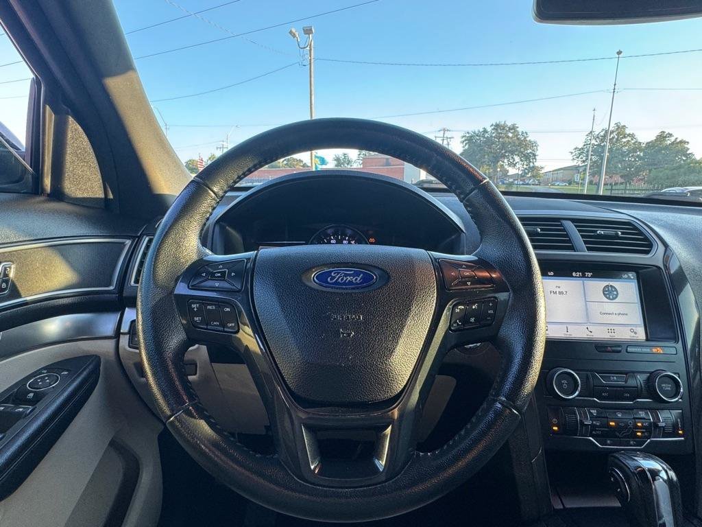 Used 2018 Ford Explorer XLT w/ Equipment Group 201A FWD image 20