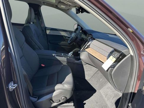 New 2025 Volvo XC90 T8 Plus w/ Protection Package Premier image 11