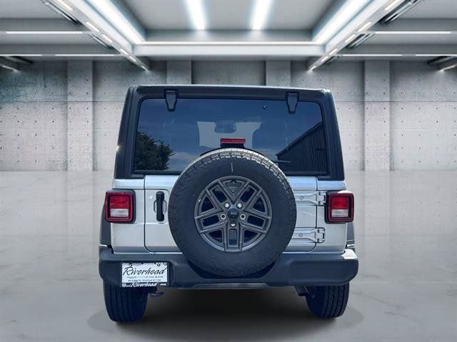 Used 2024 Jeep Wrangler Unlimited Sport AWD/4WD image 5