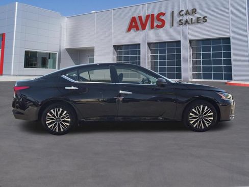 Used 2025 Nissan Altima 2.5 SV AWD/4WD image 5