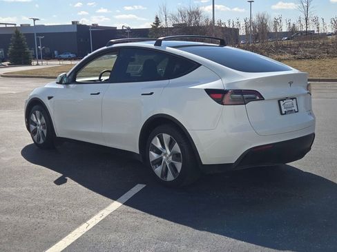 Used 2022 Tesla Model Y Long Range image 13