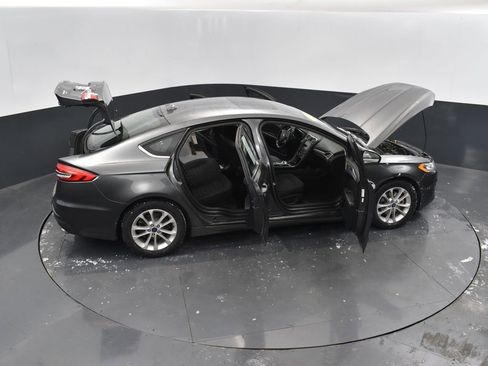 Used 2020 Ford Fusion SE image 50