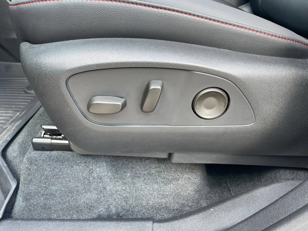 Used 2024 Chevrolet Traverse Z71 w/ LPO, Floor Liner Package AWD/4WD image 14