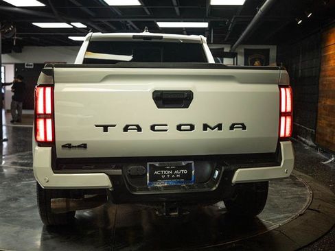 Used 2024 Toyota Tacoma TRD Sport w/ TRD Sport Upgrade Package AWD/4WD image 6