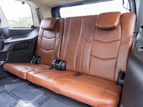 Used 2019 Cadillac Escalade Premium Luxury image 15