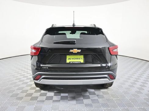 New 2026 Chevrolet Trax LT w/ Driver Confidence Package FWD image 5