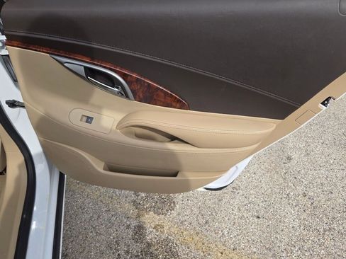 Used 2013 Buick LaCrosse Base image 8