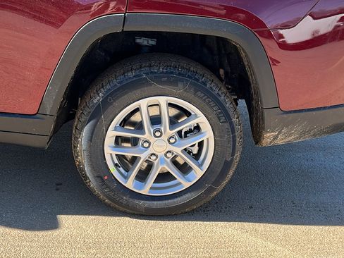 New 2026 Jeep Grand Cherokee L Laredo image 12