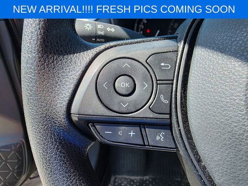Used 2025 Toyota RAV4 XLE w/ Convenience Package FWD image 12
