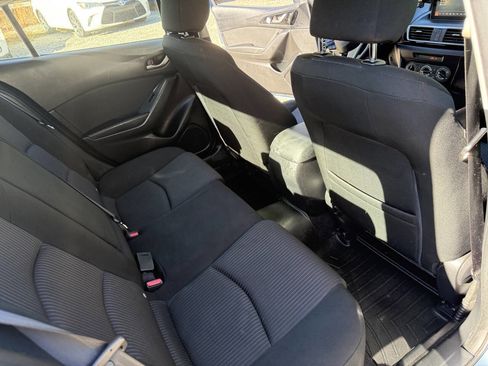 Used 2015 MAZDA MAZDA3 i Touring image 10