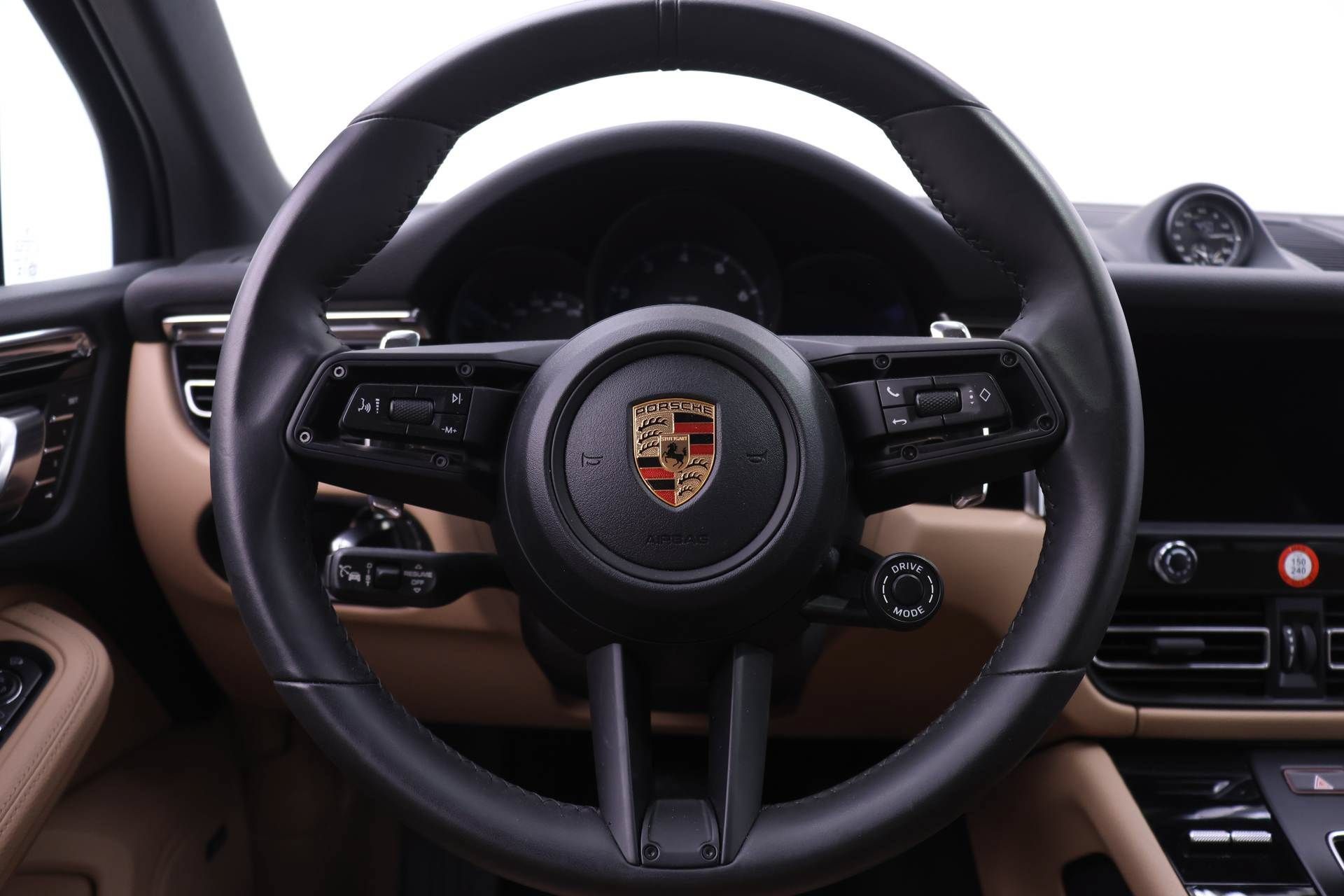 Used 2026 Porsche Macan AWD/4WD image 20