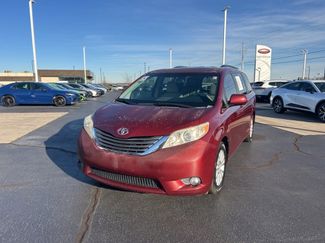 Used 2013 Toyota Sienna XLE video 1
