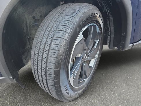 Used 2025 Nissan Rogue SV AWD/4WD image 30