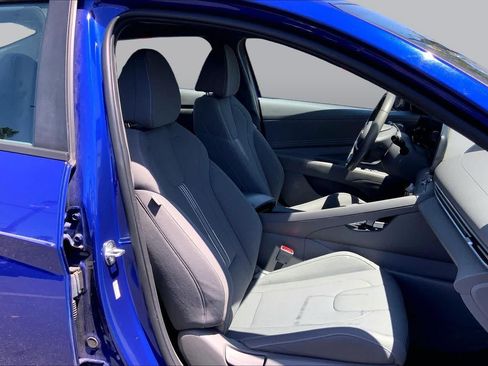 Used 2023 Hyundai Elantra SEL w/ Convenience Package FWD image 8