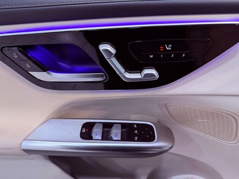 Used 2024 Mercedes-Benz GLC 300 GLC 300 BURMESTER/CARPLAY/PARK image 18