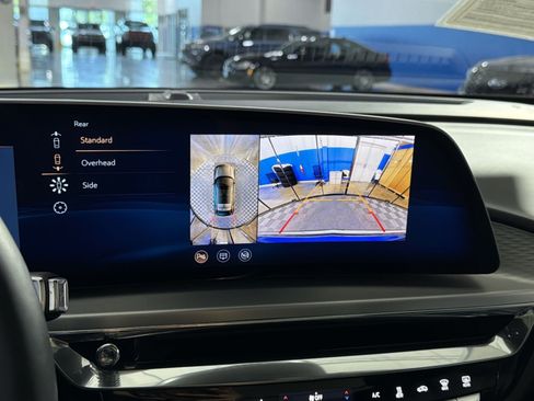 Used 2024 Cadillac Lyriq Luxury RWD image 33