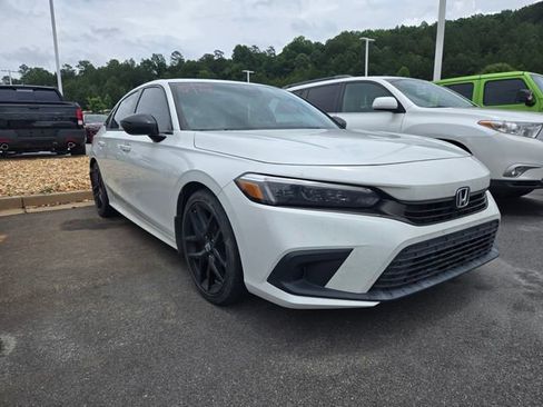 Used 2023 Honda Civic Sport image 3