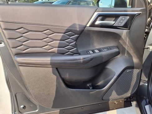 Used 2026 Mitsubishi Outlander SEL FWD image 14