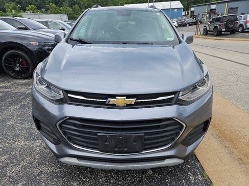 Used 2019 Chevrolet Trax LT w/ LT Convenience Package FWD image 3